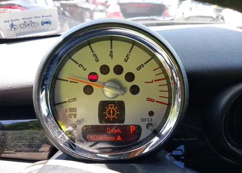 2013 Mini Hardtop Cooper z USA, uszkodzony, nr VIN WMWSU3C5XDT689777